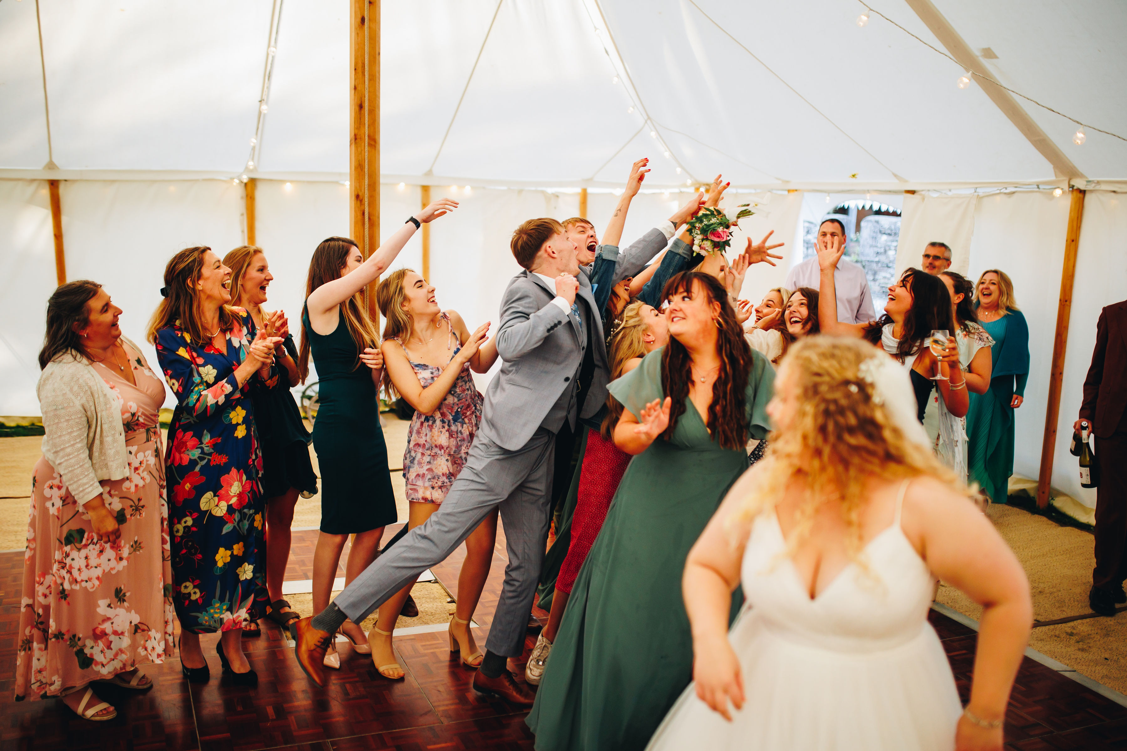 Bouquet catch - cousin caught