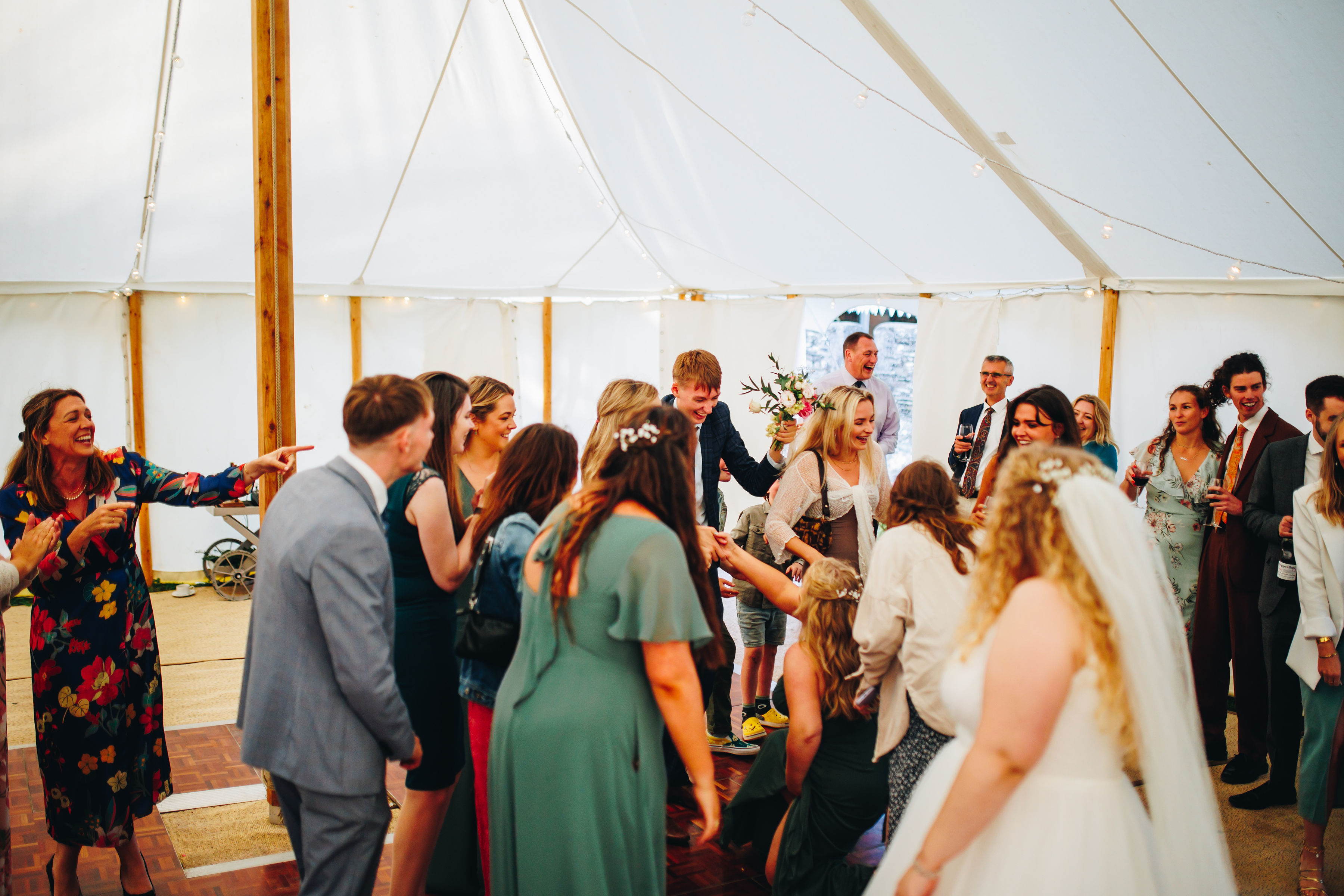 Bouquet catch - cousin caught